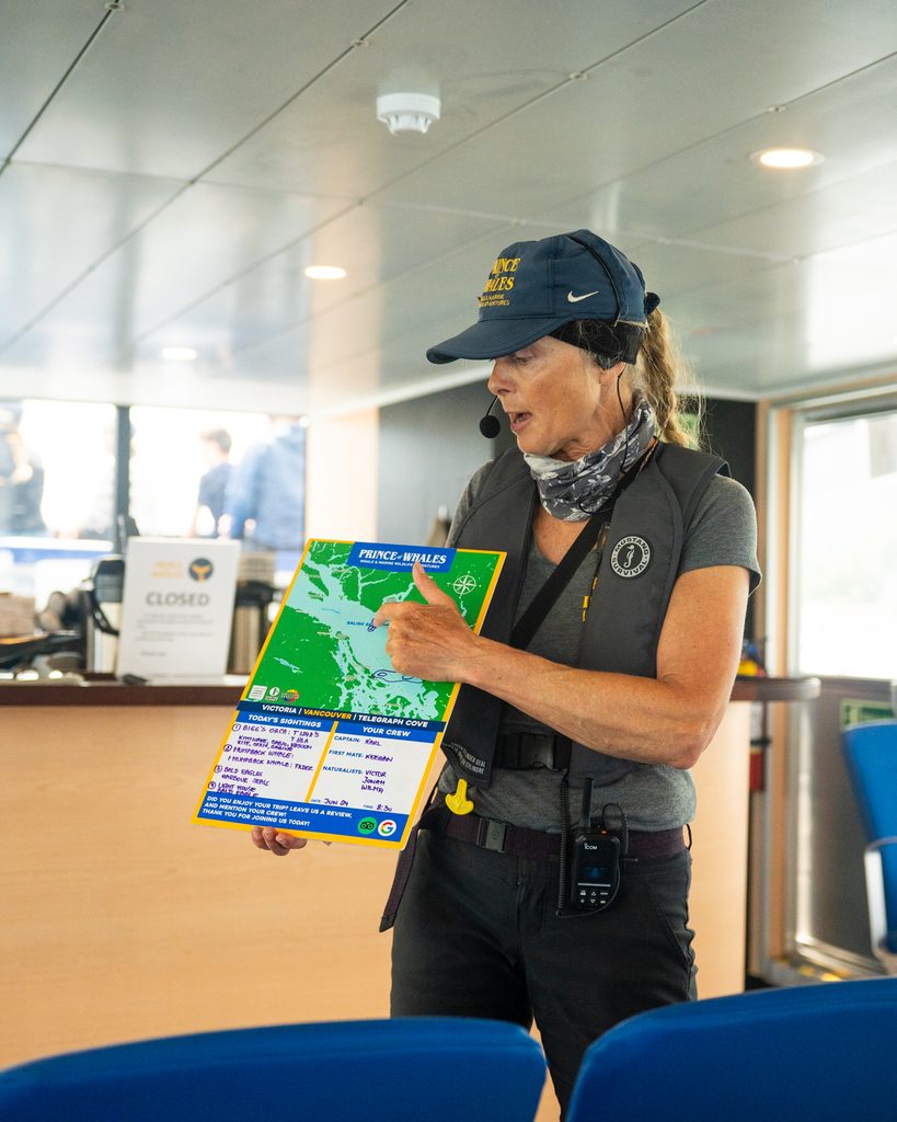 Crew memeber sharing marine knowledge